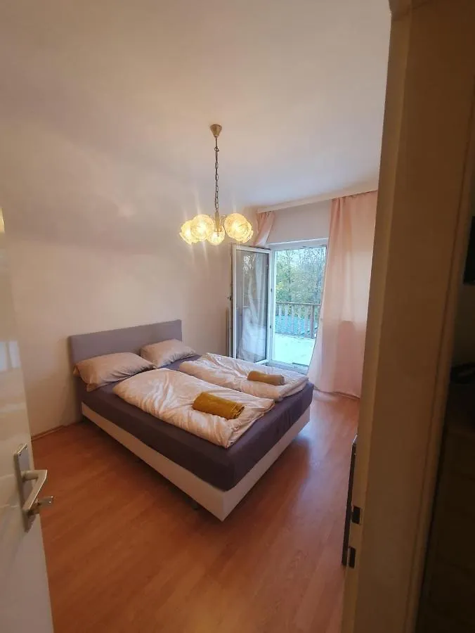 Guest house Breathtaking Shared Villa Near Danube River /W Garden And Parking Vienna Austria