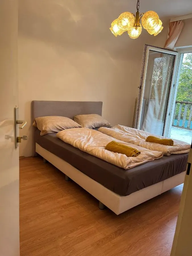 Breathtaking Shared Villa Near Danube River /W Garden And Parking Vienna