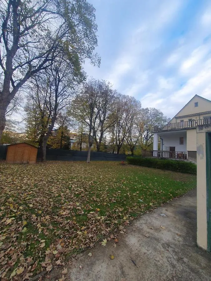 Breathtaking Shared Villa Near Danube River /W Garden And Parking Vienna